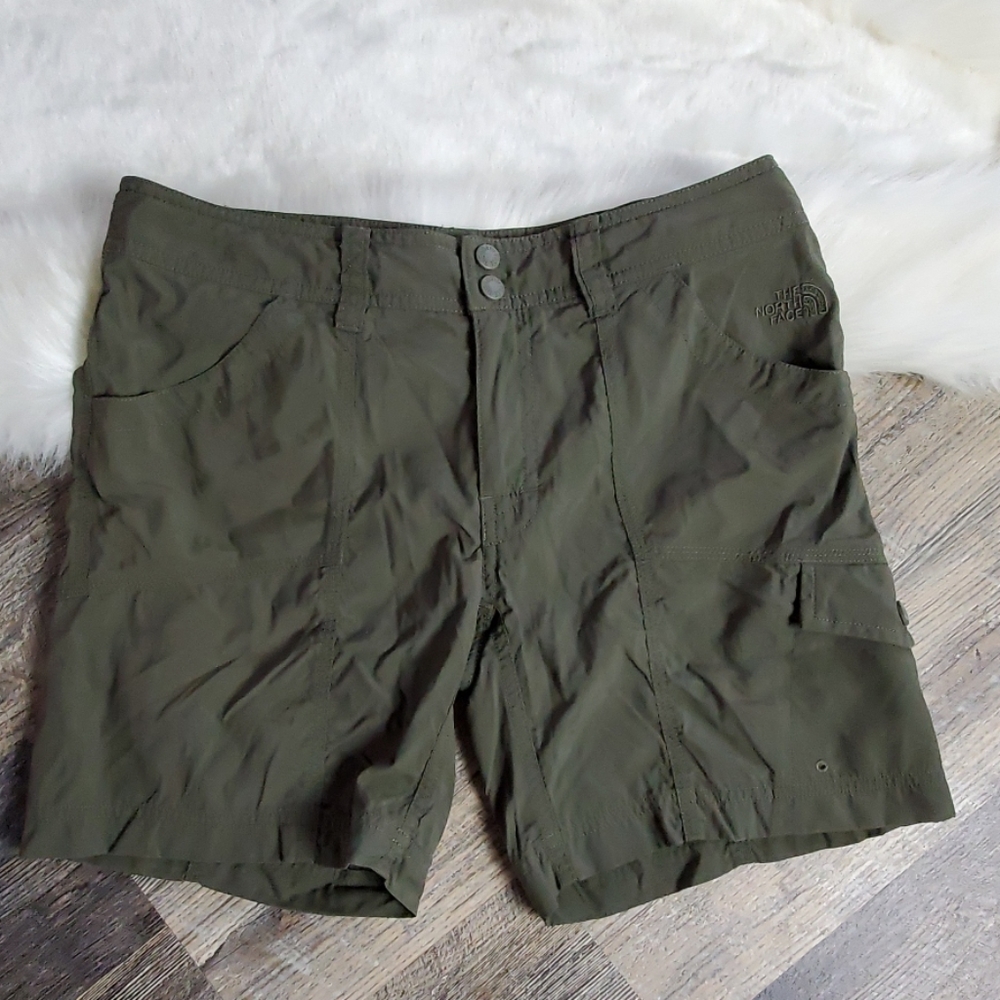 The North Face nylon women green shorts size 6
